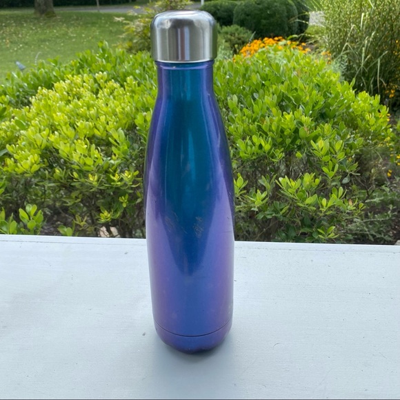 Blue 17 ounce Swell Water Bottle - Picture 2 of 6